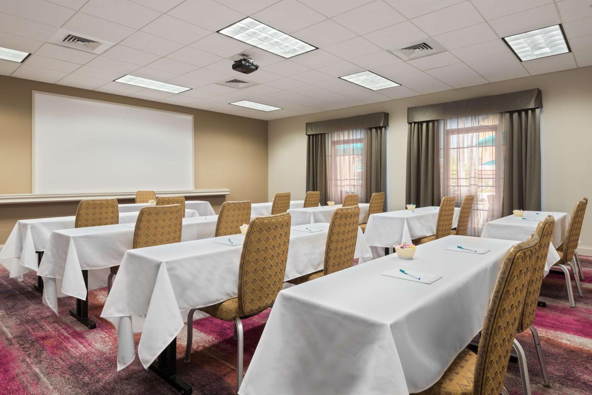Homewood Suites By Hilton Orlando-Ucf Area Alafaya Bagian luar foto