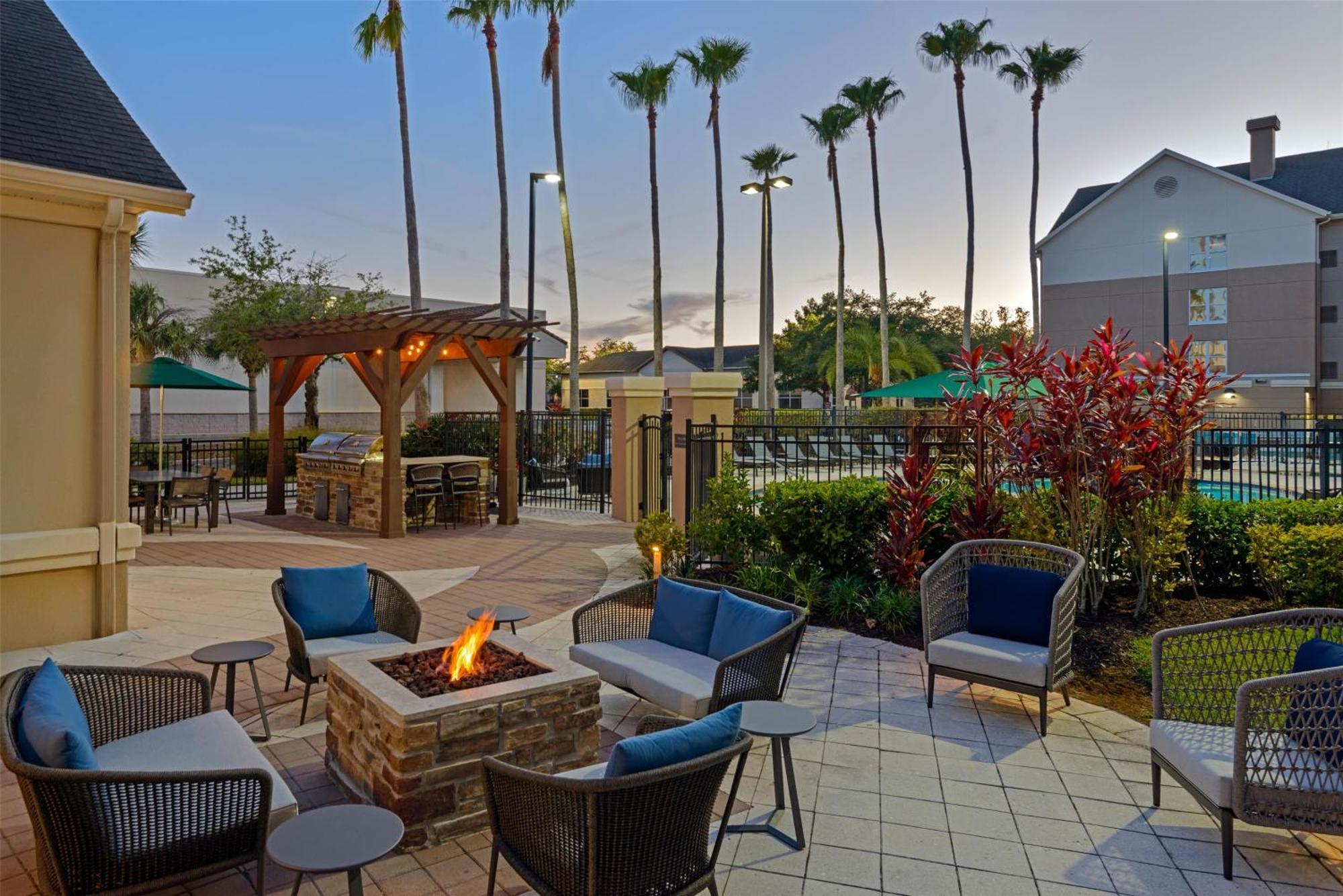 Homewood Suites By Hilton Orlando-Ucf Area Alafaya Bagian luar foto